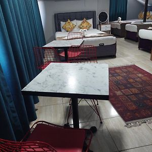 Studio met een King Size Bed